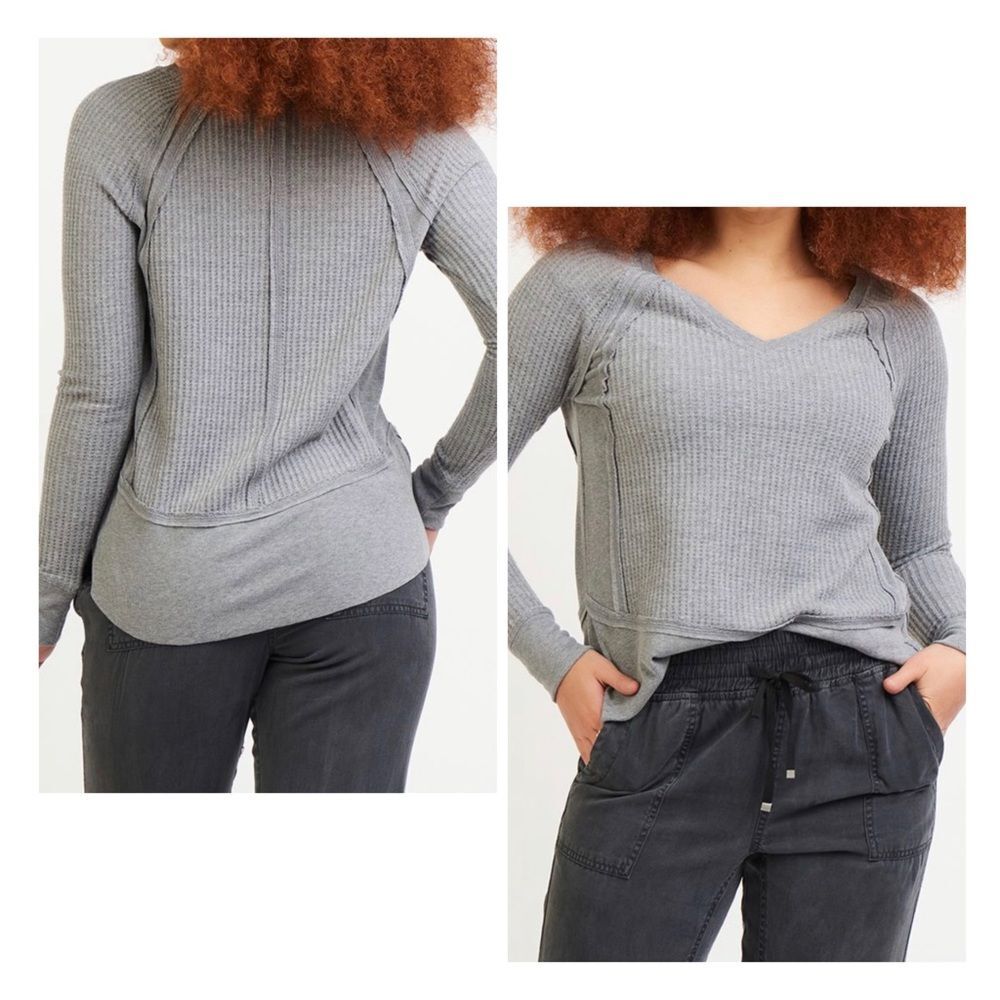 Black Tape_ V-neck Waffle Knit Top Size S